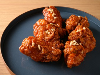 甘辛の誘惑。一度食べたら忘れられない味『ヤンニョムチキン』