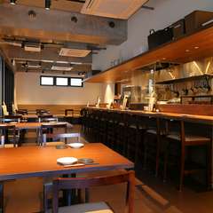 初めてでも気兼ねなく利用できる、オシャレかつオープンな空間