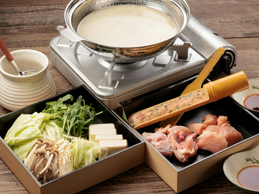 満足度抜群「種鶏もも肉炙り焼きと水炊き鍋のコース」