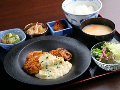 オススメランチ『チキン南蛮定食』