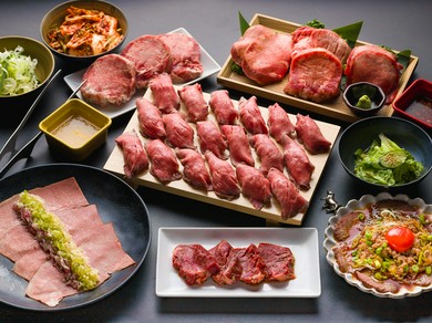 SNSやメディアで話題の20mm極厚牛タンや、4年ぶりに復刻した「和牛肉寿司」含む全40品食べ放題♪