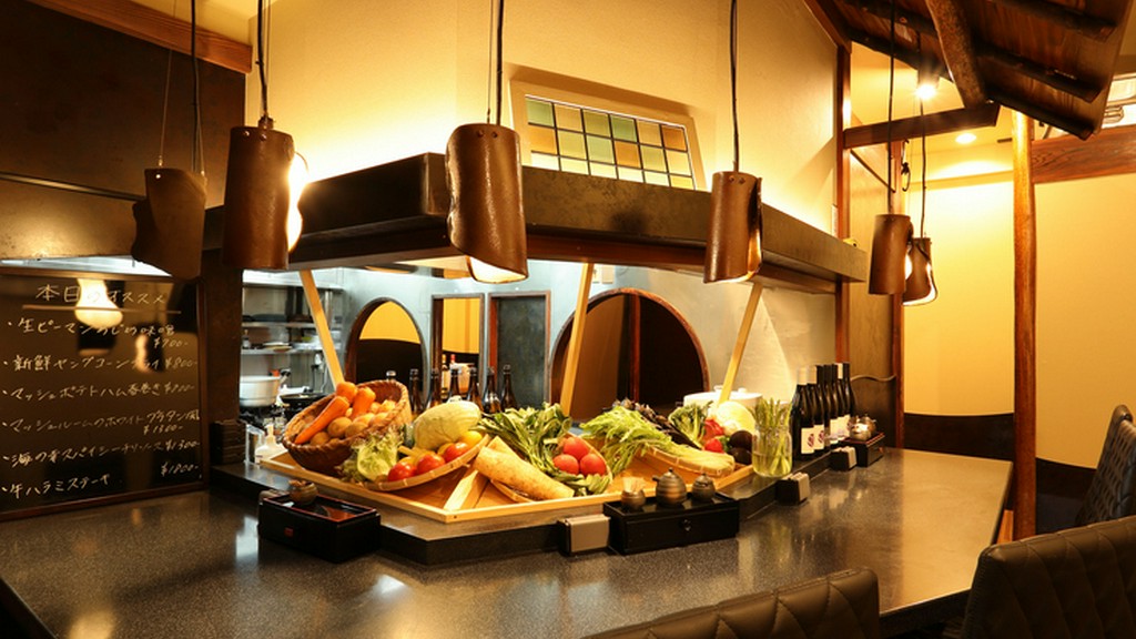 個室・カウンター席と、お客様の楽しみ方を尊重するお店づくり