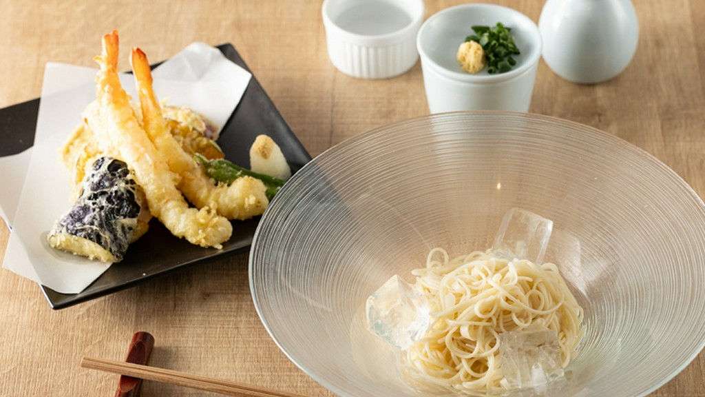 独自のブレンドでつくられた自家製のつけ汁も自慢。種類豊富な看板メニュー『そうめん（冷）』