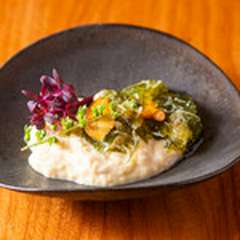 雲丹の豆乳ブランマンジェをアオサノリとズワイガニのジュレと共に