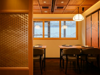 おいしい料理とお酒に会話が弾む、ビジネスシーンに