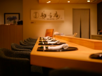 落ち着いた雰囲気の店内は、大人の二人が羽を休めるのにぴったり