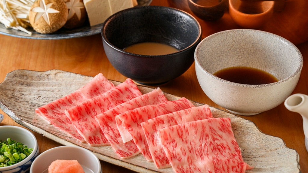 霜降りの美しい肉質と豊かな味わいをさまざまな料理で堪能『雪室熟成和牛』