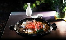 伊勢海老、黒毛和牛、焼き鳥等全8品がご堪能いただける、記念日にもピッタリのコースになっております。
