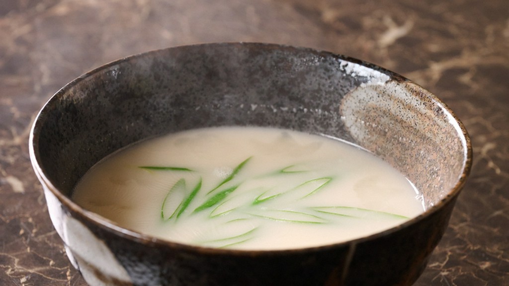 手間と時間を惜しまず、ただ旨みを追い求めた『牛白湯スープ』