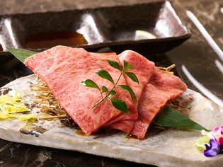 黒毛和牛雌牛にのみこだわり、仕入れたお肉