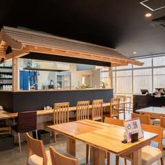 家族連れも気兼ねなく羽を伸ばせる店内