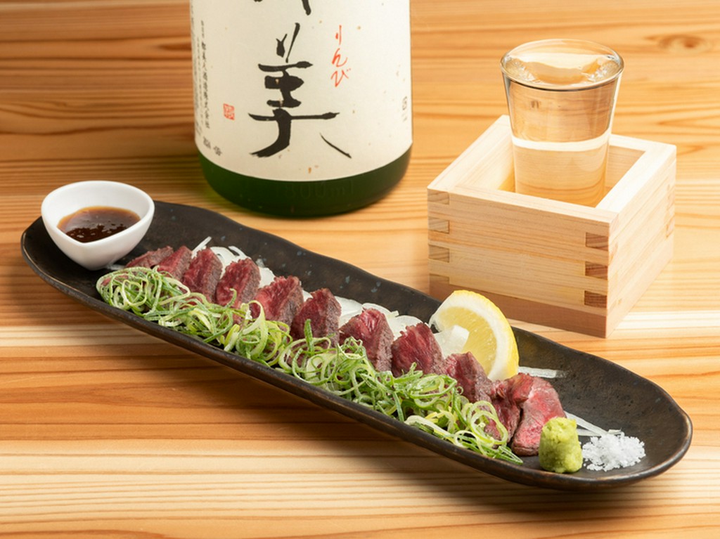 宴会や特別な集まりには、予約制のコース料理を