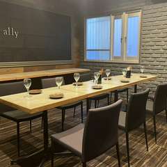 人目を気にせずくつろげる個室は大評判！5名様から使用可能