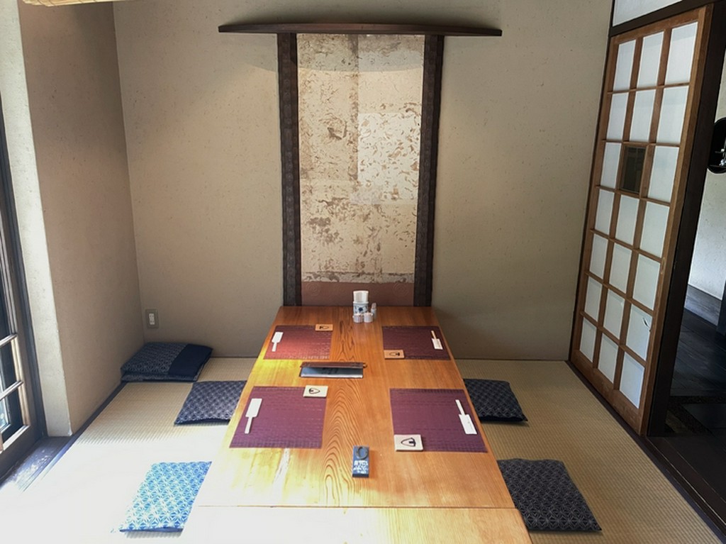 6名利用可能な座敷は、ランチ女子会にも最適