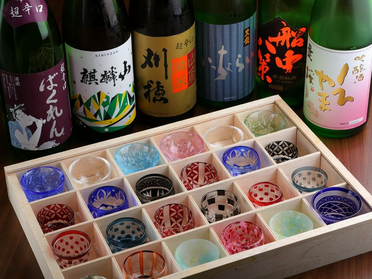 日本酒の香りと味を、自分が選んだグラスで見せる表情を楽しむ