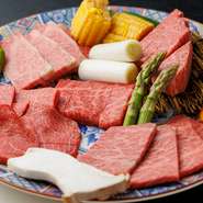 A5「鹿児島黒牛」をメインに、贅沢な焼肉を提案する【焼肉はうす　たられば】。高品質の牛を一頭買いすることで、クオリティとリーズナブルさの両立を実現しています。