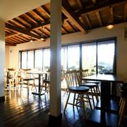 子どもからシニアまで、それぞれに寄り添った肉料理が用意されており、誰もが食事を楽しめる一軒です。店内は静かで落ち着いた雰囲気に包まれ、会合や大切な会食にもふさわしい空間となっています。