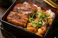 鰻とホルモンのお重