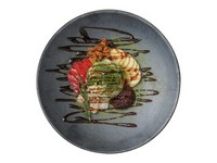 ノンフライ製法の焼きココナツにもちもち求肥を盛りつけ、上質な黒蜜と濃厚な抹茶パウダーを振りかけています。あんことヨーグルトの組み合わせをぜひお召し上がりください。