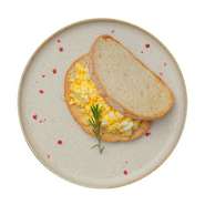 グリークヨーグルトを卵と混ぜ合わせた、マヨネーズ不使用の優しい味わいの卵サンドです。ピンクペッパーとトリュフ塩の香りが食欲を掻き立てます。
スープセット 980円 スープ・ドリンクセット 1,280円