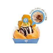 チョコを練り込んだクリーミーなグリークヨーグルトを挟み、更にバナナとピーナッツをトッピングしたシュークリームです。＋200円で、オーガニック100％グリークヨーグルトに変更可能です。