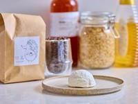 「A2ミルク」を贅沢に使用した自家製のグリークヨーグルトです。お腹も壊しにくく、タンパク質やカルシウム、ミネラルも豊富に含まれています。ワンランク上のグリークヨーグルトをぜひ一度お試しください。