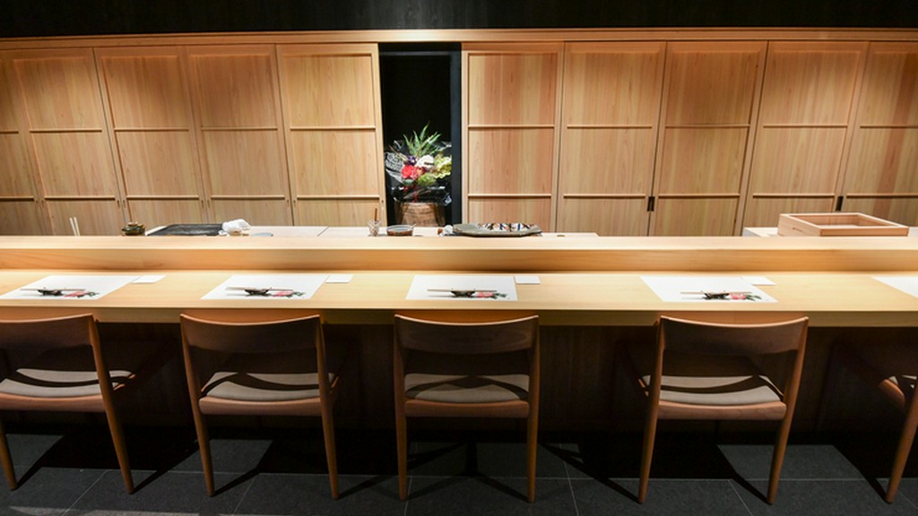 美しさと品格が調和する、落ち着きのあるスタイリッシュな雰囲気