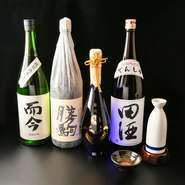 料理人が選び抜いた日本酒は、料理の味わいを引き立てる繊細な銘柄から、しっかりとした旨みを持つ一本まで、多彩なラインナップが魅力。どれもその日の料理と見事に調和し、食の楽しみをいっそう深めてくれます。
