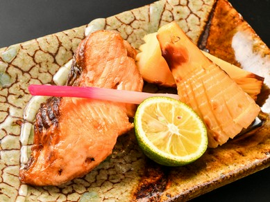 一口ごとに広がる上品な香ばしさ、芳醇な香りと旨みの『焼き物』
