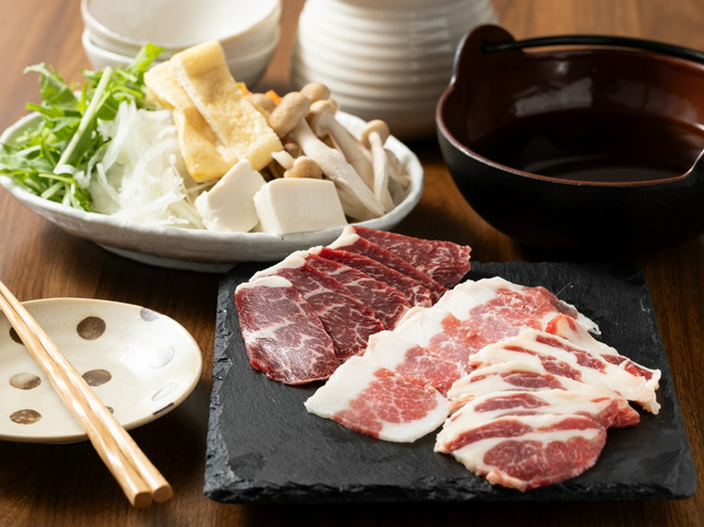 日本酒好きに評判！旨い地酒を少しずつ多種類飲み比べできる