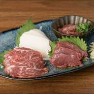 旨みと甘み、とろける食感を楽しめる馬肉は、高タンパク・低カロリーで栄養的にも優れた食材。グルメ女子の食事会にも格好の場となるでしょう。3～4名様向けテーブル席or広いカウンター席でゆったりくつろげます。