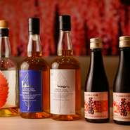 アルコールメニューは、バリエーション豊富なラインナップ。中でも日本酒は、唎酒師でもある女将がセレクトしています。地元秩父産をはじめ、料理に合う日本酒を多数取り揃えています。