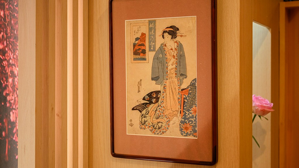 和をモチーフにした空間は、食事をより一層特別なものに