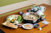 毎日仕込むスープが自慢。本格派『博多水炊き』