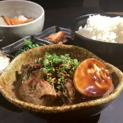 多彩なドリンク＆アラカルトで女子会にも嬉しいお店