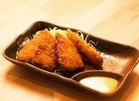 カリッと揚げたポテト。ホクホクな中身と香ばしい外側が絶妙なバランスです。