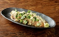 ピリッと辛くて旨味たっぷり！シャキシャキ食感がクセになる本格白菜キムチ。