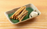 ぷりっとしたかまぼこに明太子のピリ辛旨味が絶妙にマッチ！おつまみに最適。