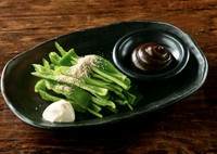 あご出汁が効いた旨味たっぷりのお茶漬け。梅、明太子、胡麻サバの3種類からお好みでどうぞ！
