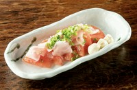香ばしい胡麻の風味とかわ屋自慢のサバの旨味が絶妙に絡み合う、胡麻さばめし。