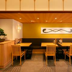 気兼ねなくうなぎを楽しめる和モダンな空間