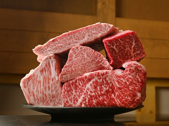 こだわりのルートを通じて仕入れているため、品質の高さが際立つ『お肉』