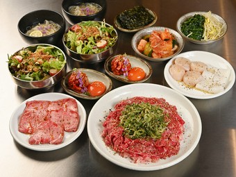 肉好きにはたまらない魅力がふんだんに詰まった『スタミナ山コース』