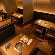 アラカルトもコースもあるので、肩ひじ張らずにデートを楽しめます。店内は落ち着いた雰囲気で、気軽に焼肉を味わえるのが魅力です。二人でのんびり過ごしたいときに、ぜひ。