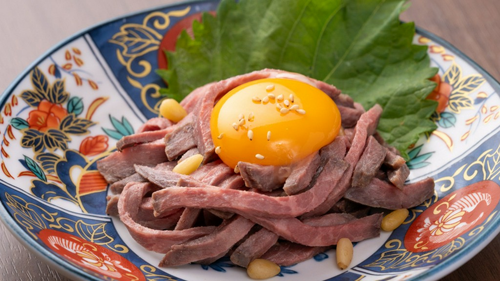 低温調理で引き出す濃厚なおいしさ『おかやま和牛肉ローストユッケ』