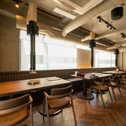 店内は店長の細やかな心配りが行き届いており、訪れる人が自然と落ち着ける空間です。忙しい中でも変わらない笑顔と相手を気遣う姿勢から、一人一人への思いやりが感じられます。