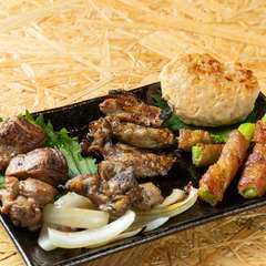 備長炭で焼き上げる鮮度抜群の親鶏。絶品炭焼きが自慢の居酒屋