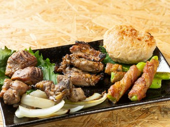 備長炭焼き鳥を食べ比べ『おまかせ5種盛り』