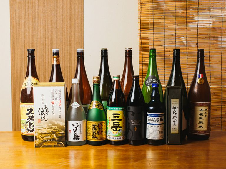 泡盛や焼酎など、種類豊富なラインナップのアルコールメニュー