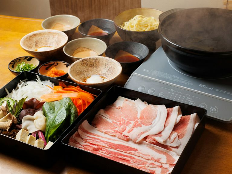純血の金城アグー豚を使用。肉色や赤身率の良いお肉をしゃぶしゃぶで堪能『アグー豚しゃぶしゃぶ』